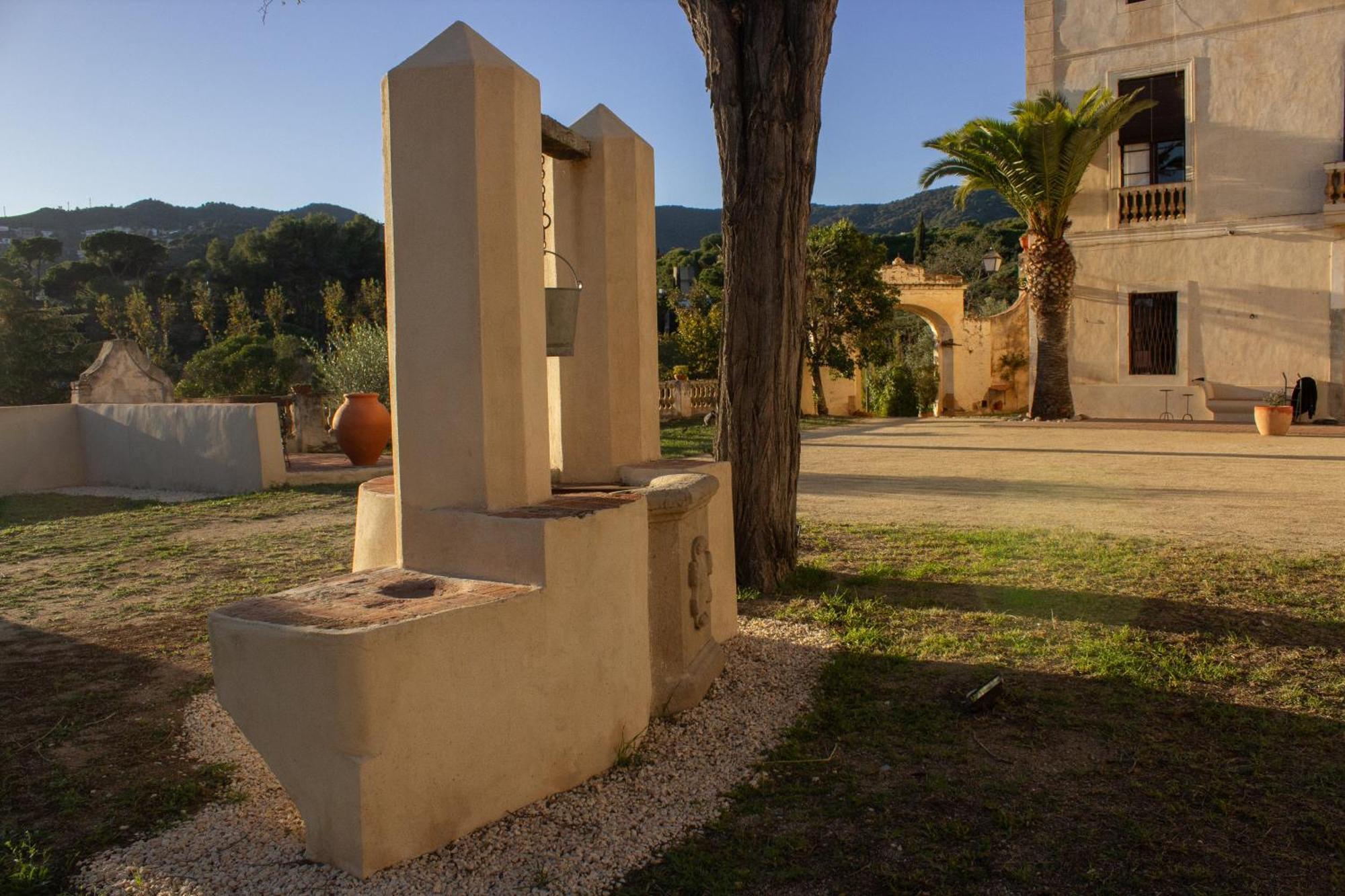 Can Rovira - Stunning Neoclassical Mansion, Just 20 Min Drive From Barcelona City Center, Ideal For Groups And Families Алейя Екстериор снимка