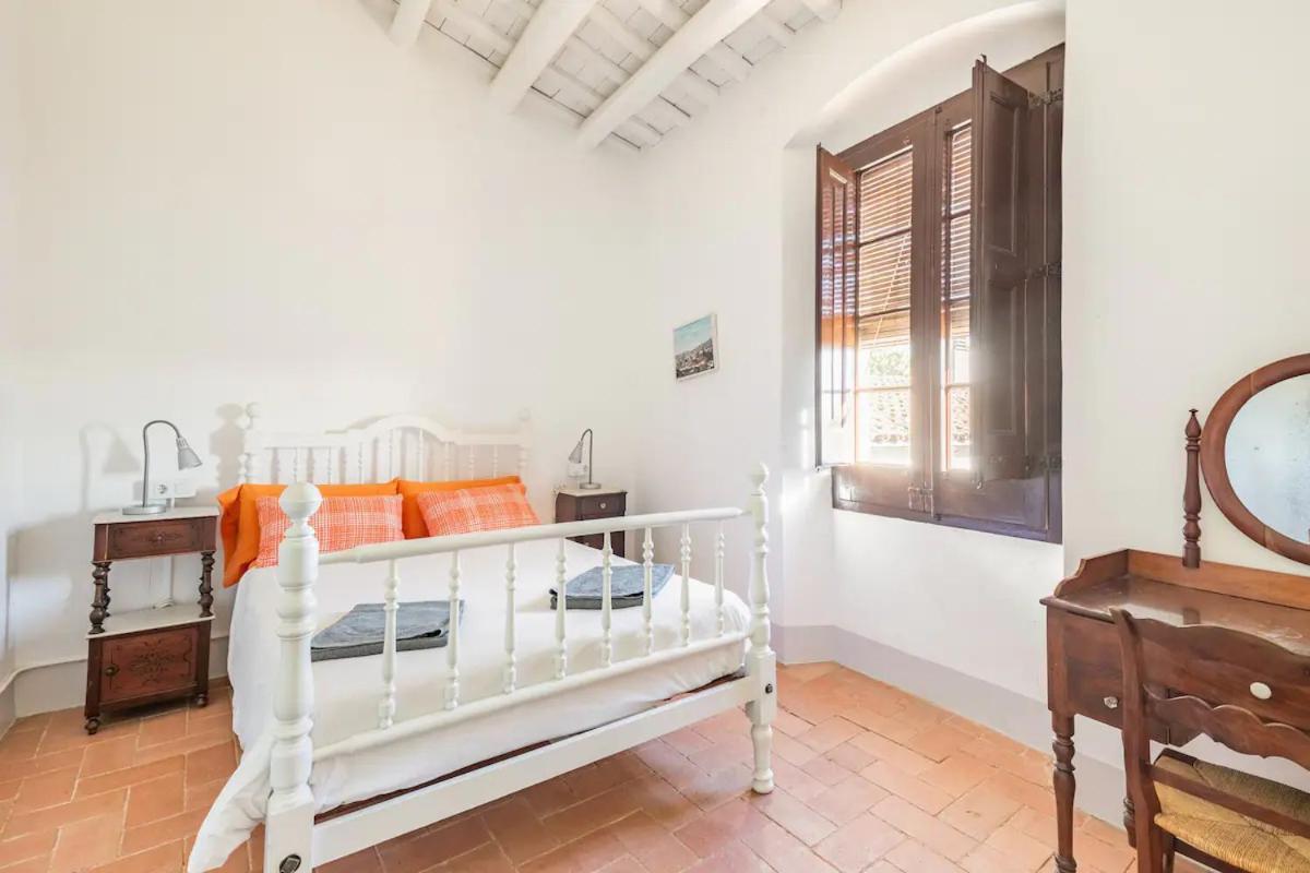 Can Rovira - Stunning Neoclassical Mansion, Just 20 Min Drive From Barcelona City Center, Ideal For Groups And Families Алейя Екстериор снимка