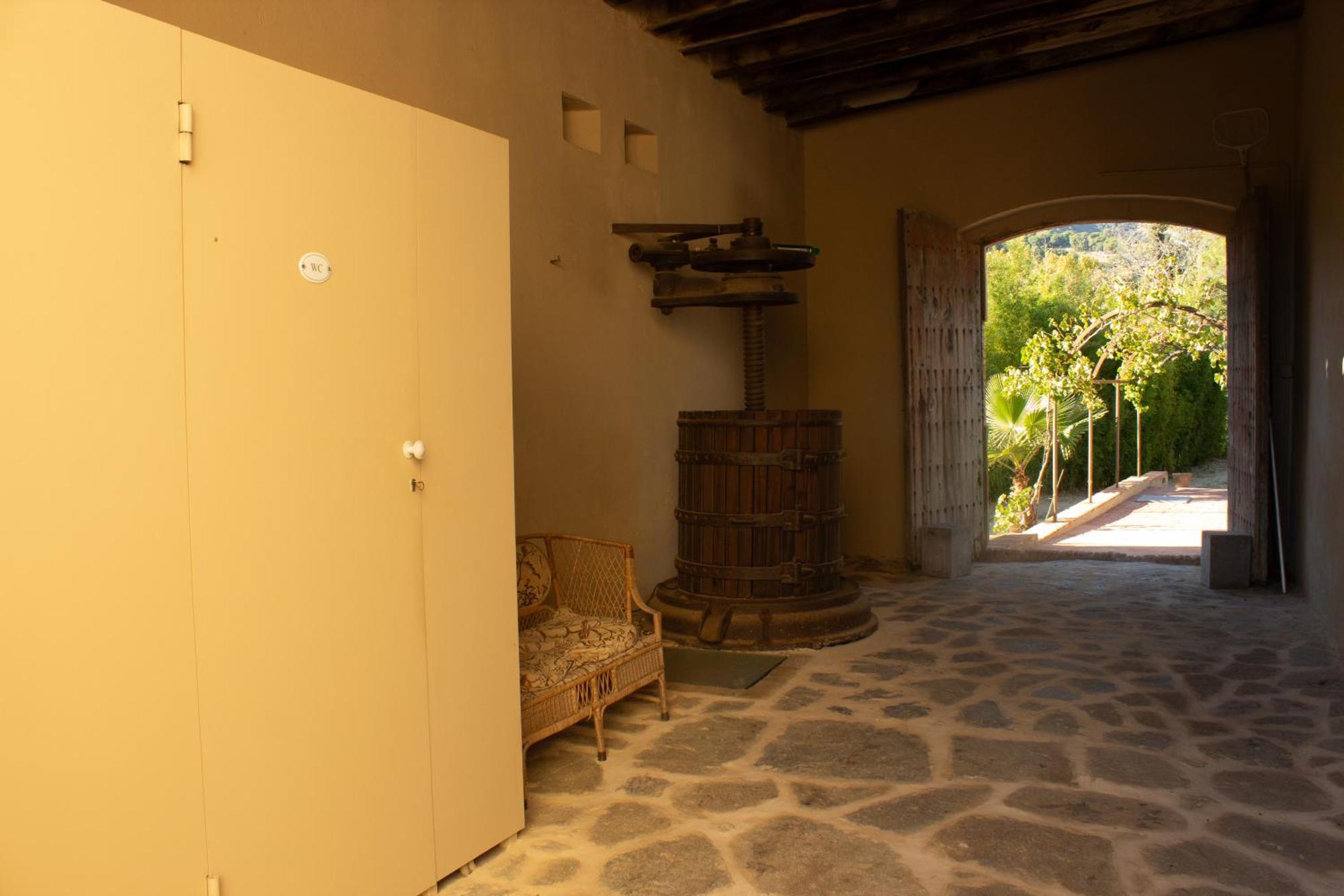 Can Rovira - Stunning Neoclassical Mansion, Just 20 Min Drive From Barcelona City Center, Ideal For Groups And Families Алейя Екстериор снимка